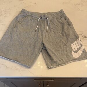 Nike Men's Athletic Shorts in Light Gray